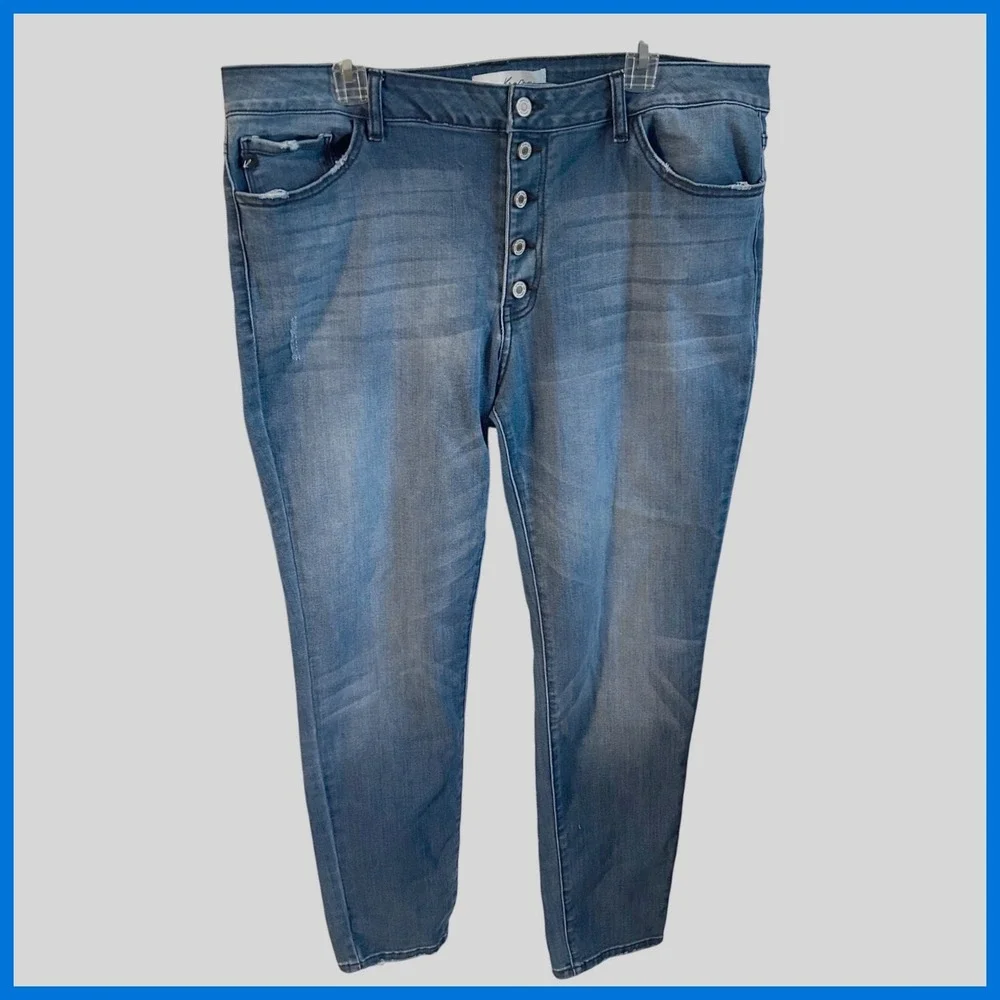 KanCan Distressed Button Fly Jeans Medium Wash Mid Rise Plus‎ Sz. 2XL